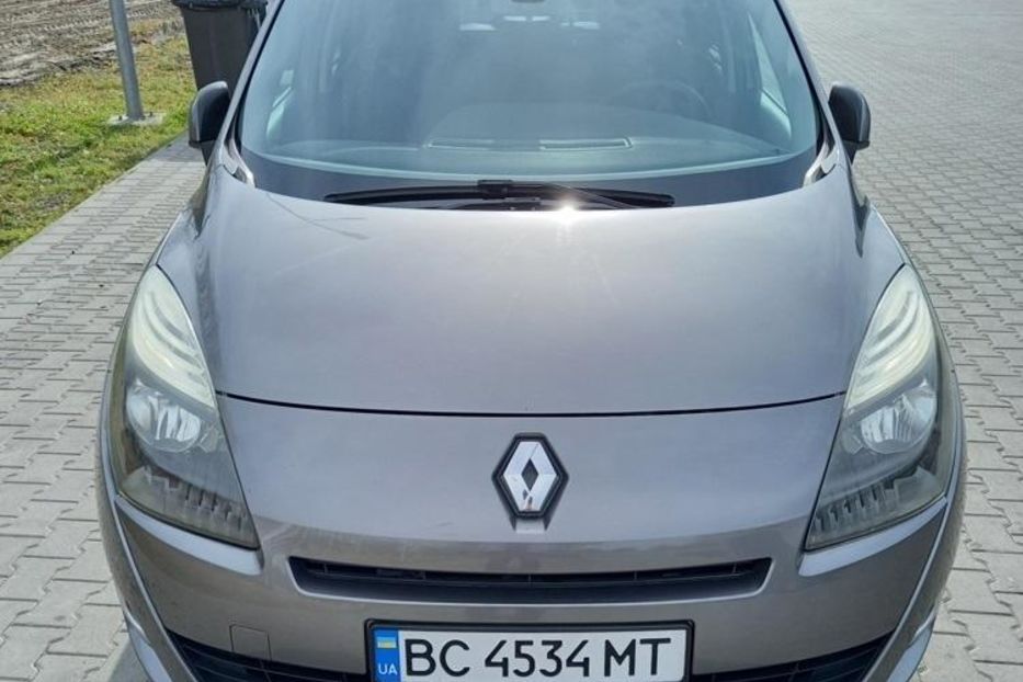 Продам Renault Grand Scenic 2010 года в г. Червоноград, Львовская область