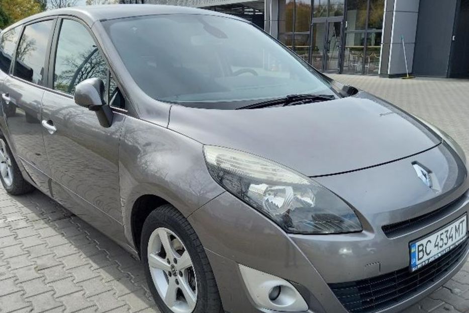 Продам Renault Grand Scenic 2010 года в г. Червоноград, Львовская область