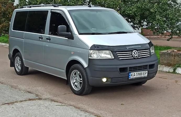 Продам Volkswagen T5 (Transporter) пасс. 2008 года в Киеве