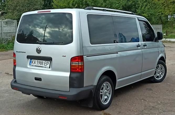 Продам Volkswagen T5 (Transporter) пасс. 2008 года в Киеве