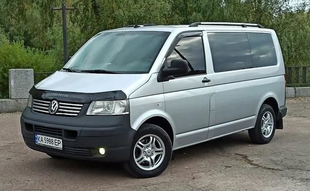 Продам Volkswagen T5 (Transporter) пасс. 2008 года в Киеве