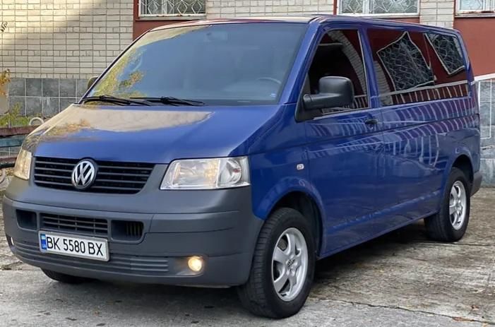 Продам Volkswagen T5 (Transporter) пасс. 2008 года в Киеве