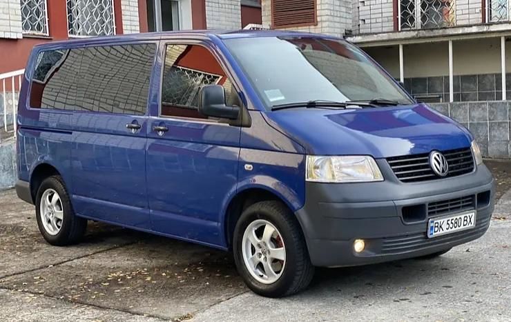 Продам Volkswagen T5 (Transporter) пасс. 2008 года в Киеве