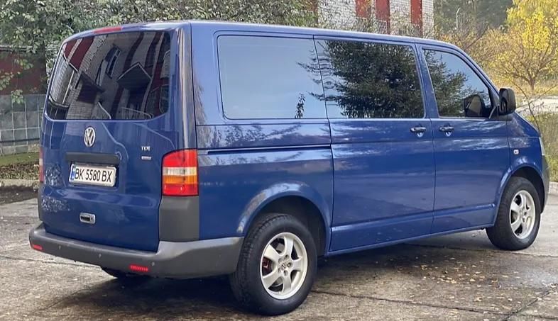 Продам Volkswagen T5 (Transporter) пасс. 2008 года в Киеве