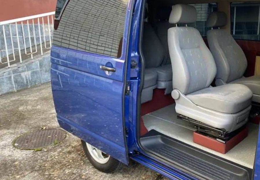 Продам Volkswagen T5 (Transporter) пасс. 2008 года в Киеве