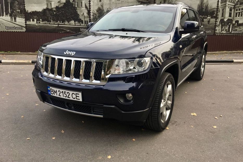 Продам Jeep Grand Cherokee Overland 2012 года в Чернигове