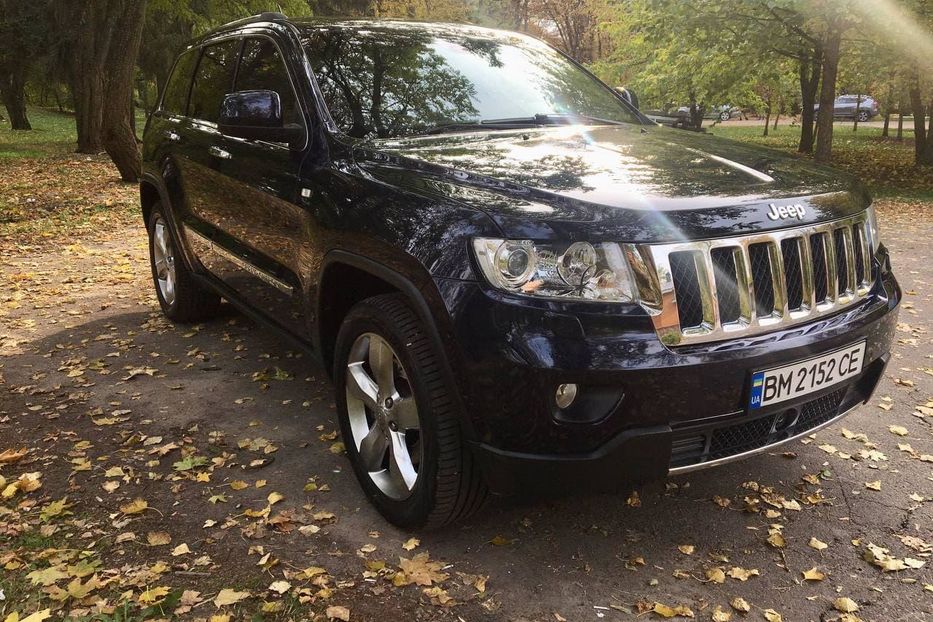 Продам Jeep Grand Cherokee Overland 2012 года в Чернигове