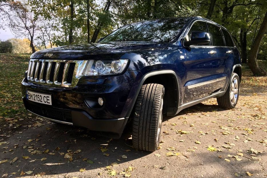 Продам Jeep Grand Cherokee Overland 2012 года в Чернигове