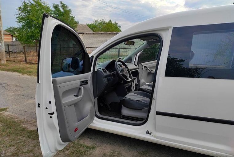 Продам Volkswagen Caddy пасс. 2010 года в г. Купянск, Харьковская область