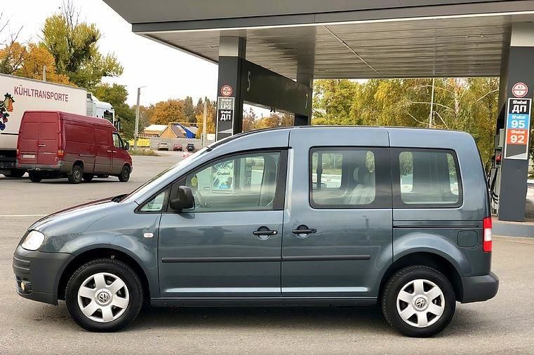 Продам Volkswagen Caddy пасс. 2009 года в г. Овруч, Житомирская область