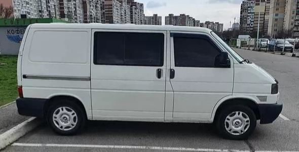 Продам Volkswagen T4 (Transporter) пасс. 2000 года в Киеве