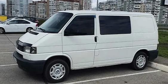 Продам Volkswagen T4 (Transporter) пасс. 2000 года в Киеве