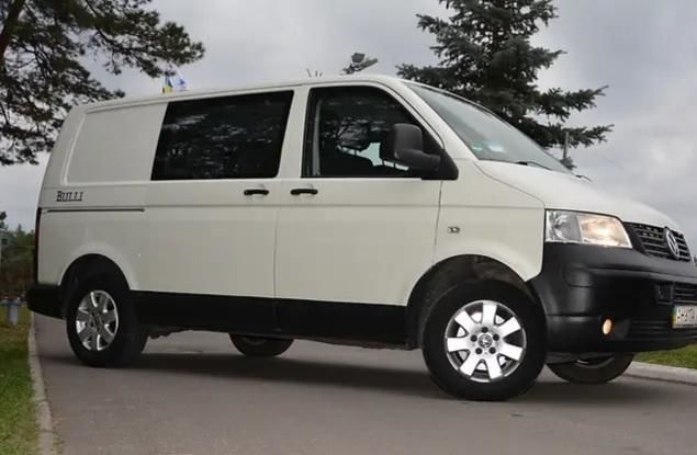 Продам Volkswagen T5 (Transporter) пасс. 2008 года в Киеве