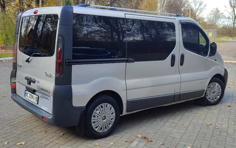 Продам Renault Trafic пасс. 2006 года в Киеве