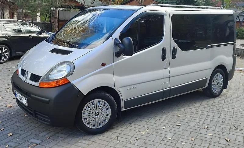 Продам Renault Trafic пасс. 2006 года в Киеве