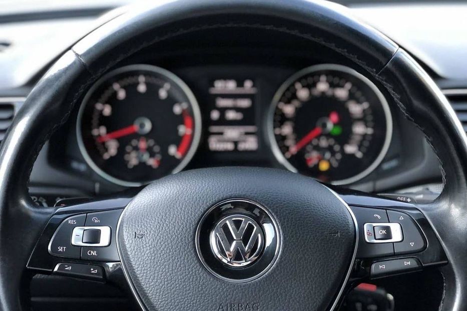 Продам Volkswagen Passat B8 2016 года в Днепре