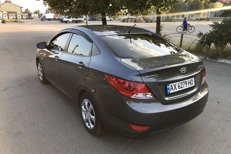 Продам Hyundai Accent  2011 года в г. Новомосковск, Днепропетровская область