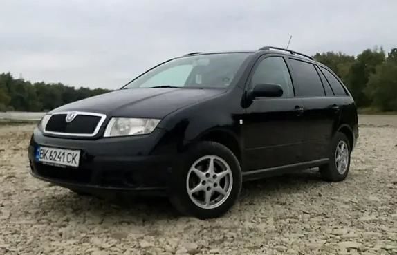 Продам Skoda Fabia 2006 года в Киеве