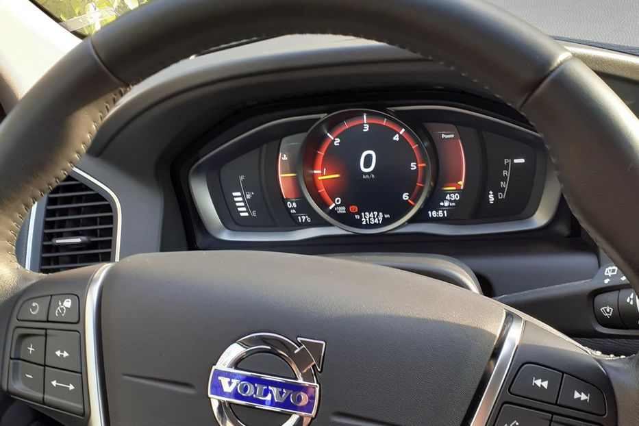 Продам Volvo XC60 Luxary 2017 года в Одессе