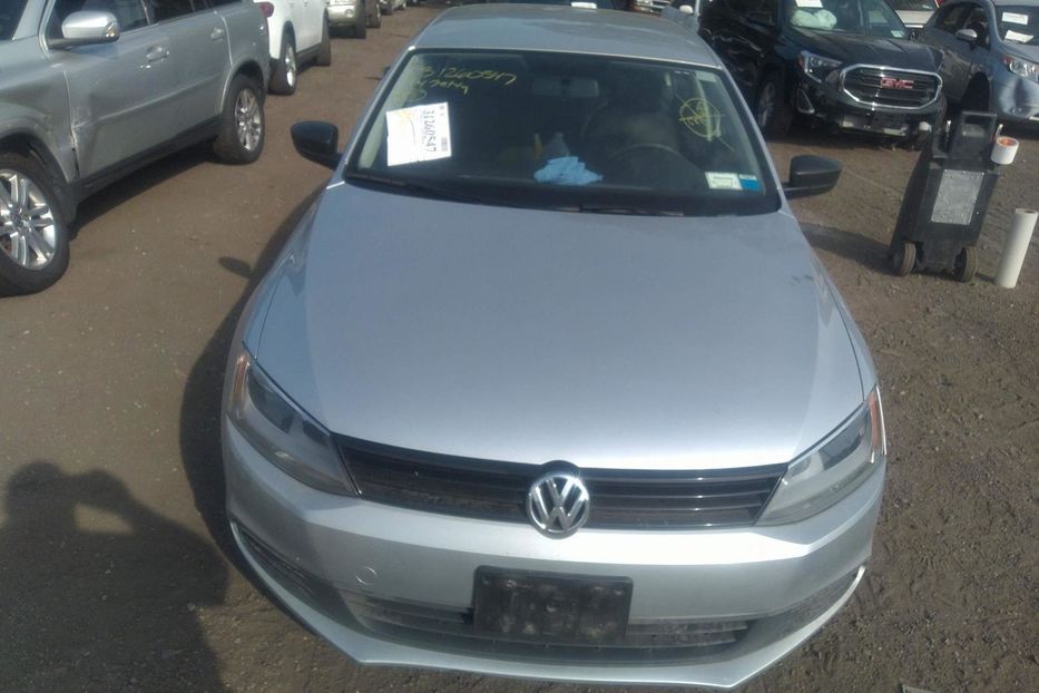 Продам Volkswagen Jetta 2014 года в Киеве