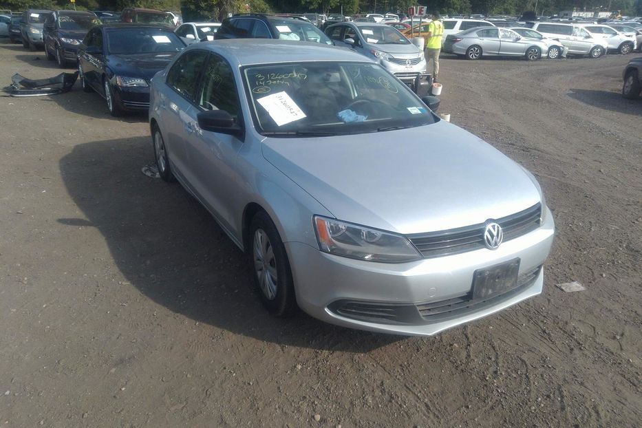 Продам Volkswagen Jetta 2014 года в Киеве