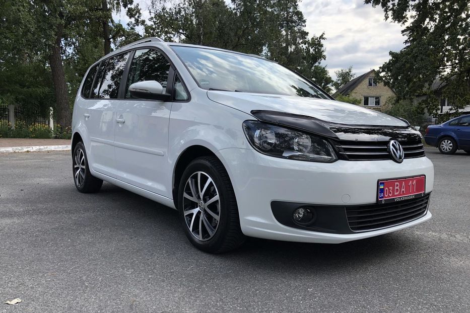 Продам Volkswagen Touran Bluemotion 2014 года в Киеве