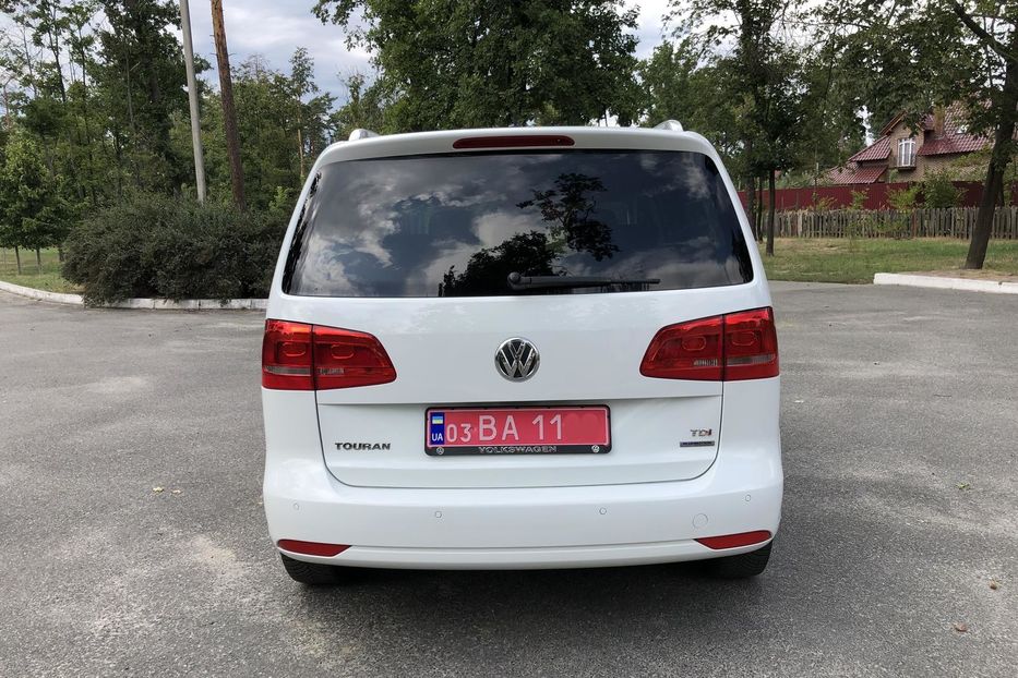 Продам Volkswagen Touran Bluemotion 2014 года в Киеве