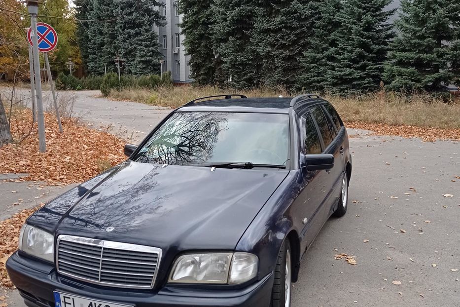 Продам Mercedes-Benz 220 1997 года в Днепре