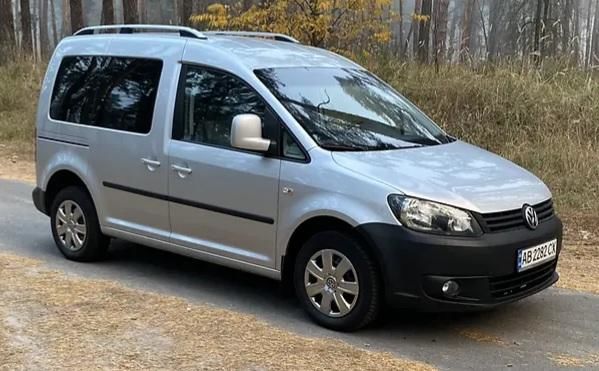 Продам Volkswagen Caddy пасс. 2010 года в г. Яготин, Киевская область