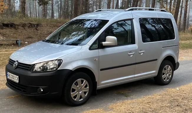 Продам Volkswagen Caddy пасс. 2010 года в г. Яготин, Киевская область