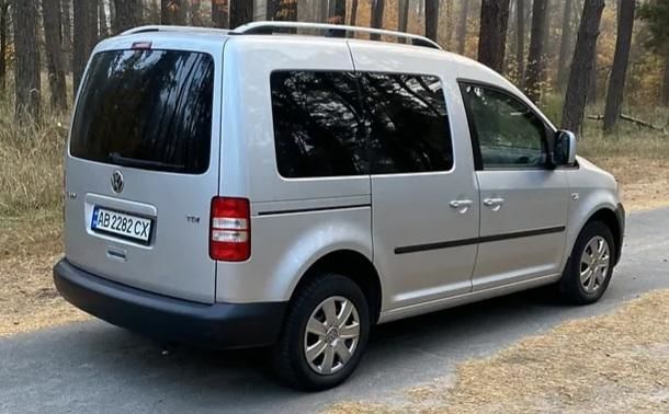 Продам Volkswagen Caddy пасс. 2010 года в г. Яготин, Киевская область