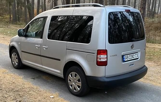 Продам Volkswagen Caddy пасс. 2010 года в г. Яготин, Киевская область