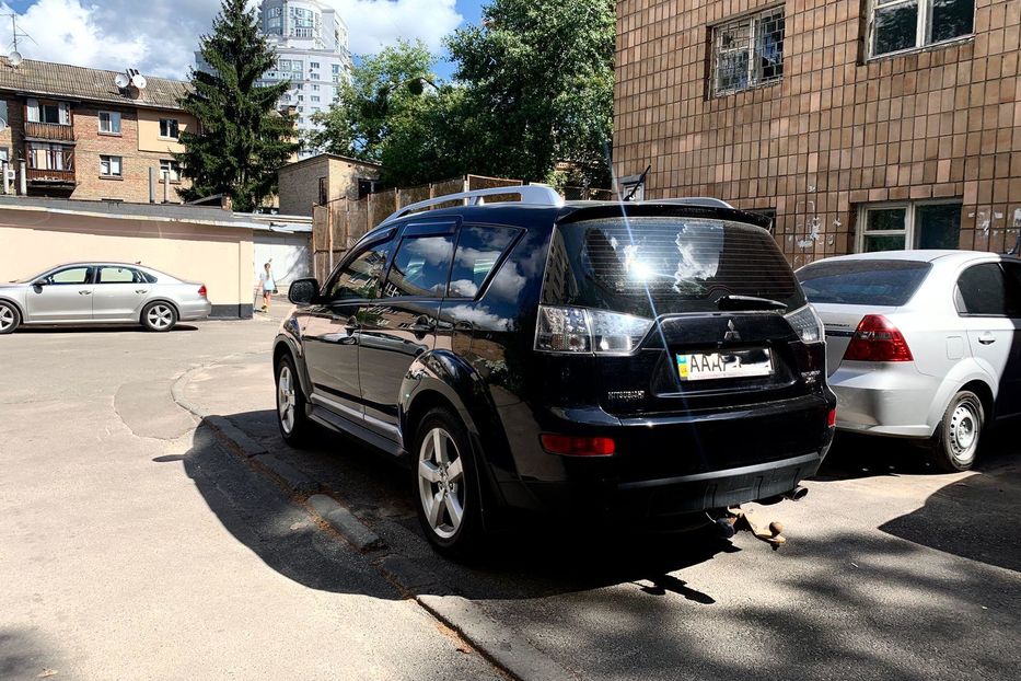 Продам Mitsubishi Outlander XL 2009 года в Киеве