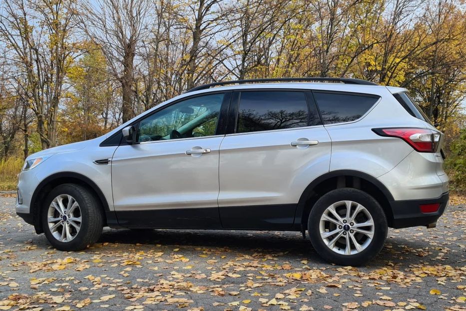 Продам Ford Escape AWD 2018 года в Днепре