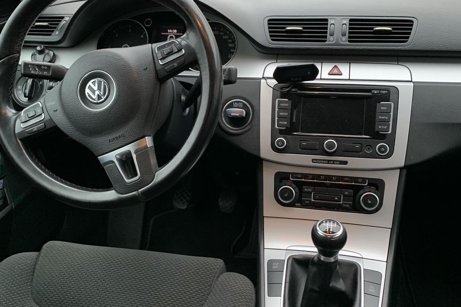 Продам Volkswagen Passat B6 Highline  2010 года в Харькове