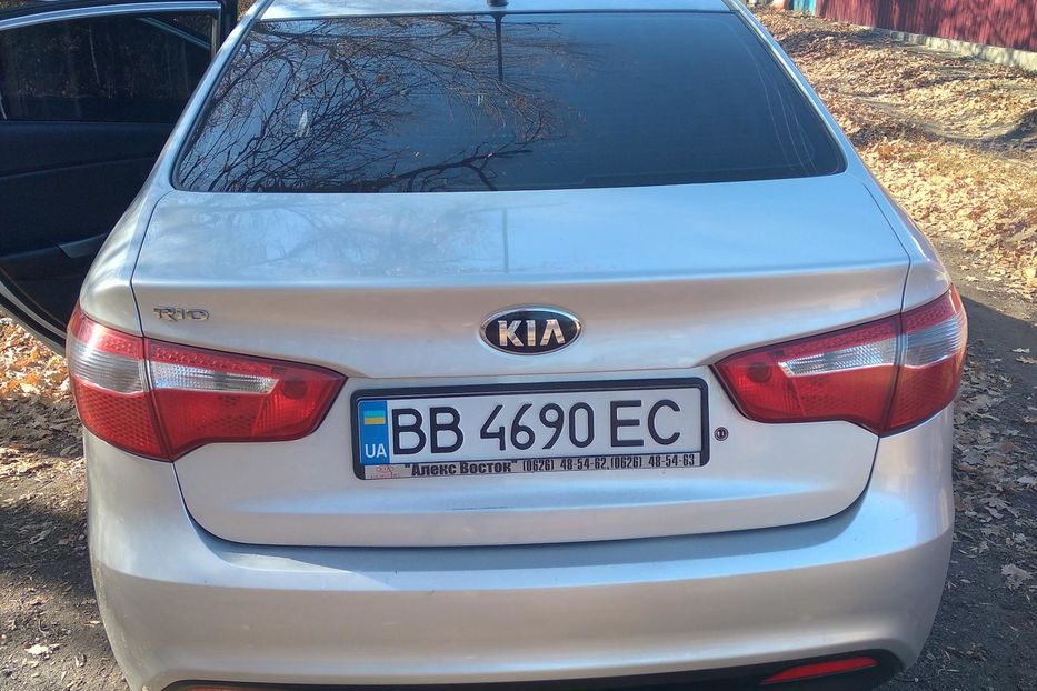 Продам Kia Rio 2013 года в г. Лисичанск, Луганская область