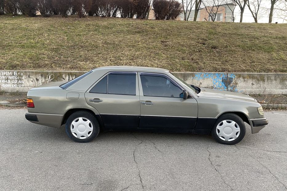 Продам Mercedes-Benz 230 1986 года в Киеве