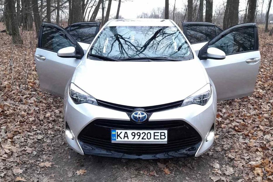 Продам Toyota Corolla  XLE 2017 года в Киеве