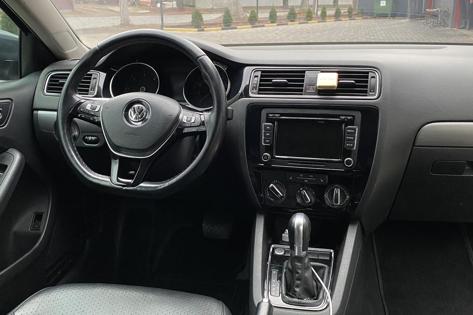 Продам Volkswagen Jetta 2015 2014 года в Черновцах