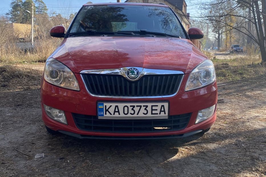 Продам Skoda Fabia Htp  2011 года в Киеве