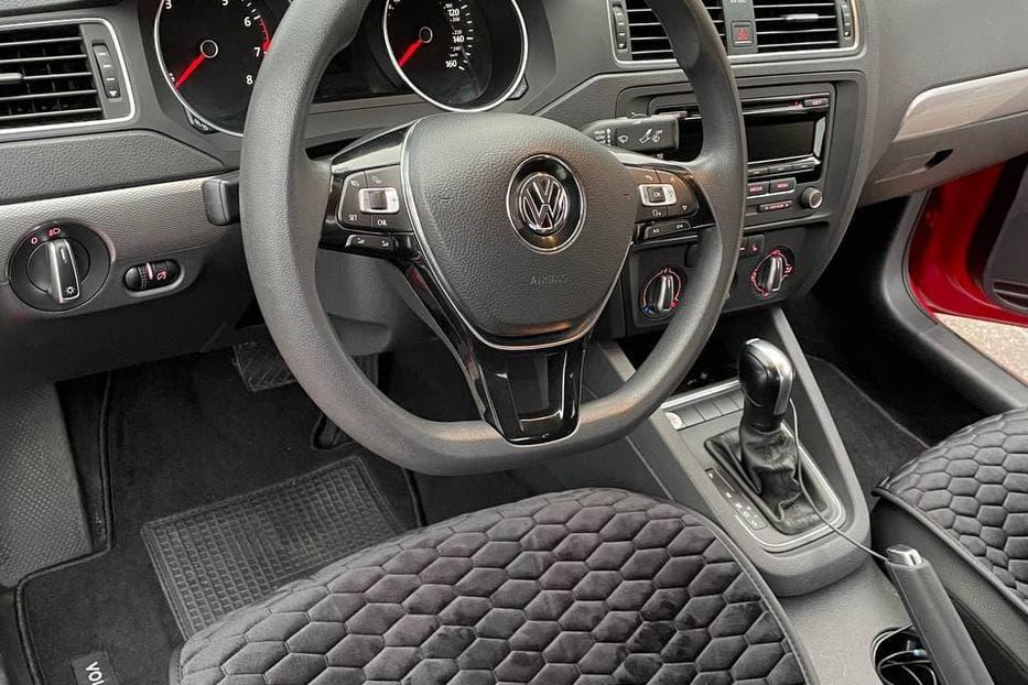 Продам Volkswagen Jetta  SE TSI 1.8 2015 года в Киеве