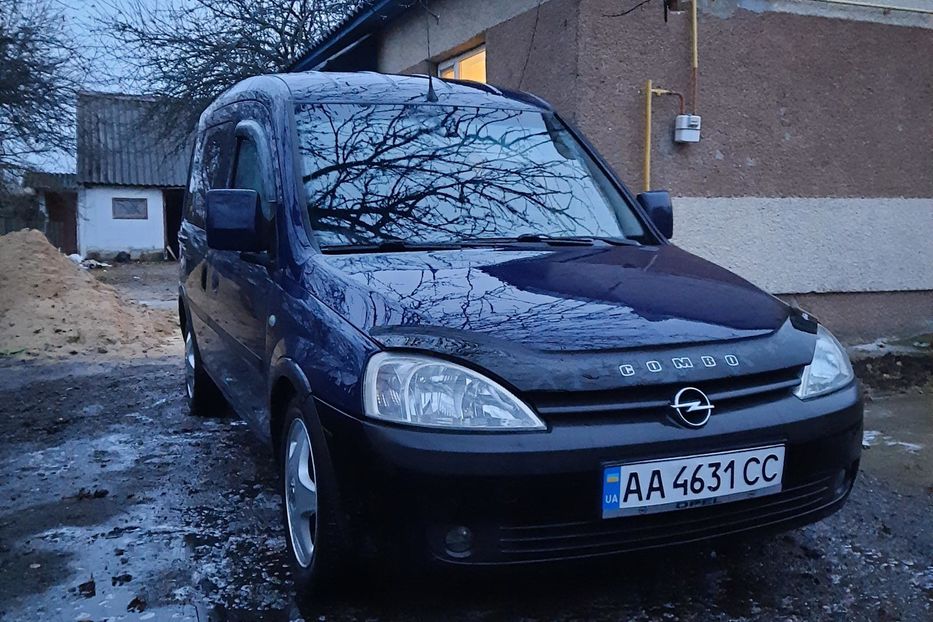 Продам Opel Combo пасс. 2005 года в Киеве