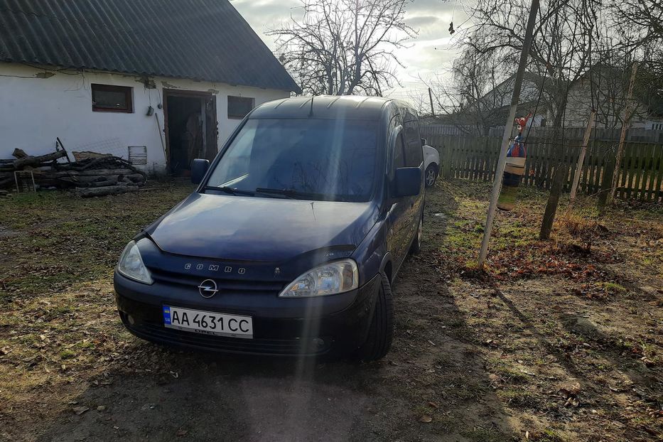 Продам Opel Combo пасс. 2005 года в Киеве