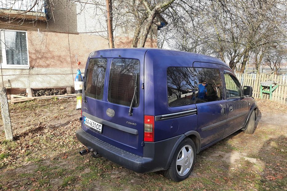 Продам Opel Combo пасс. 2005 года в Киеве