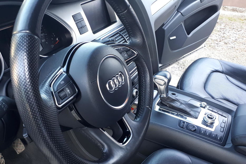 Продам Audi Q7 S Iine Prestige 2014 года в г. Новомосковск, Днепропетровская область