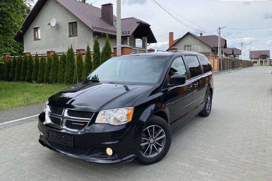 Продам Dodge Grand Caravan SXT 2017 года в г. Дрогобыч, Львовская область