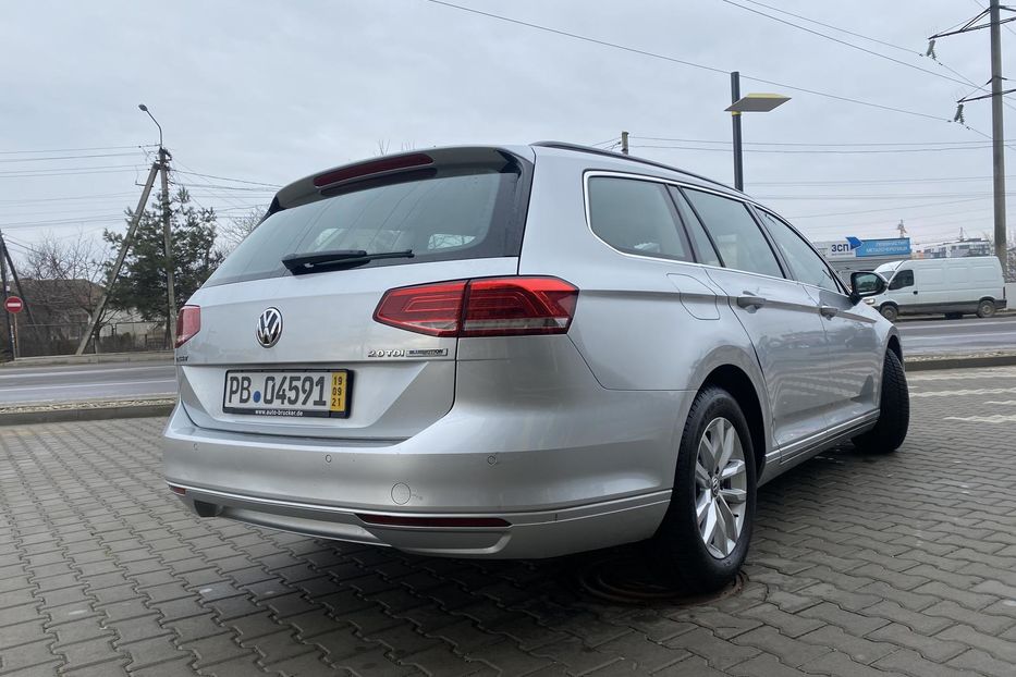 Продам Volkswagen Passat B8 Comfort line nekrashena 2.0 akpp 2016 года в г. Брошнив-осада, Ивано-Франковская область