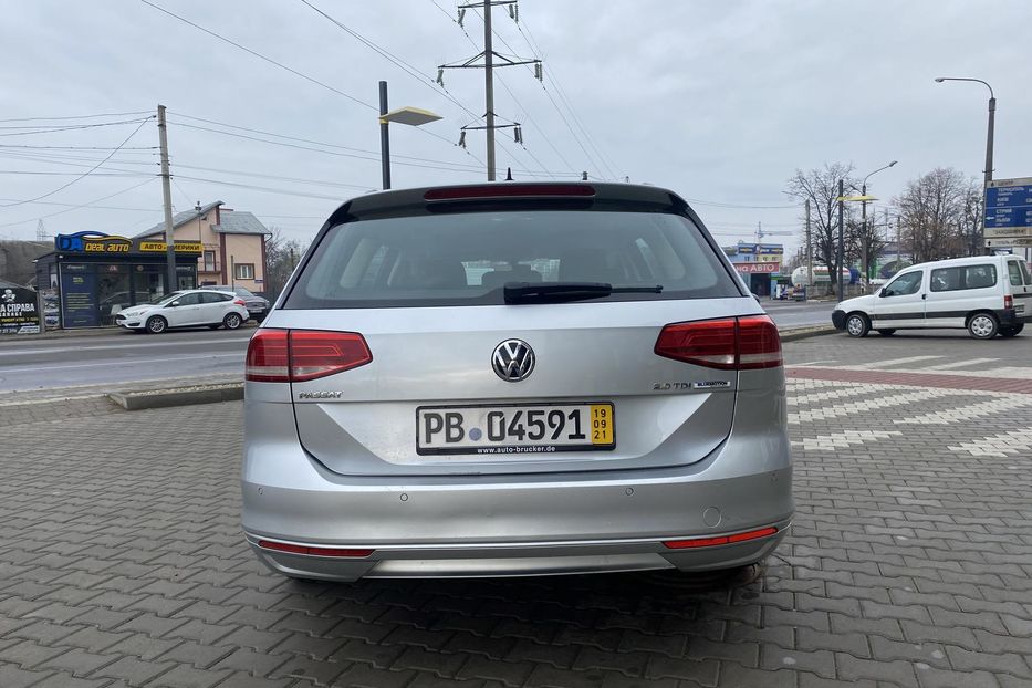 Продам Volkswagen Passat B8 Comfort line nekrashena 2.0 akpp 2016 года в г. Брошнив-осада, Ивано-Франковская область