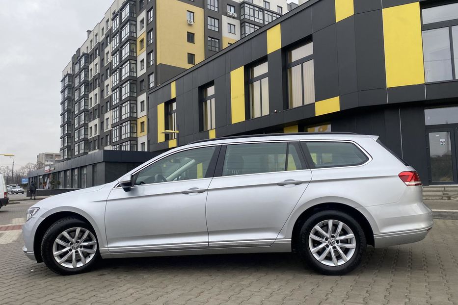 Продам Volkswagen Passat B8 Comfort line nekrashena 2.0 akpp 2016 года в г. Брошнив-осада, Ивано-Франковская область