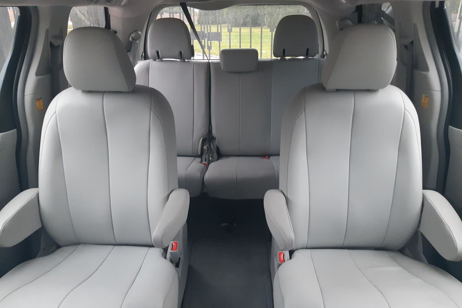 Продам Toyota Sienna 2011 года в Одессе